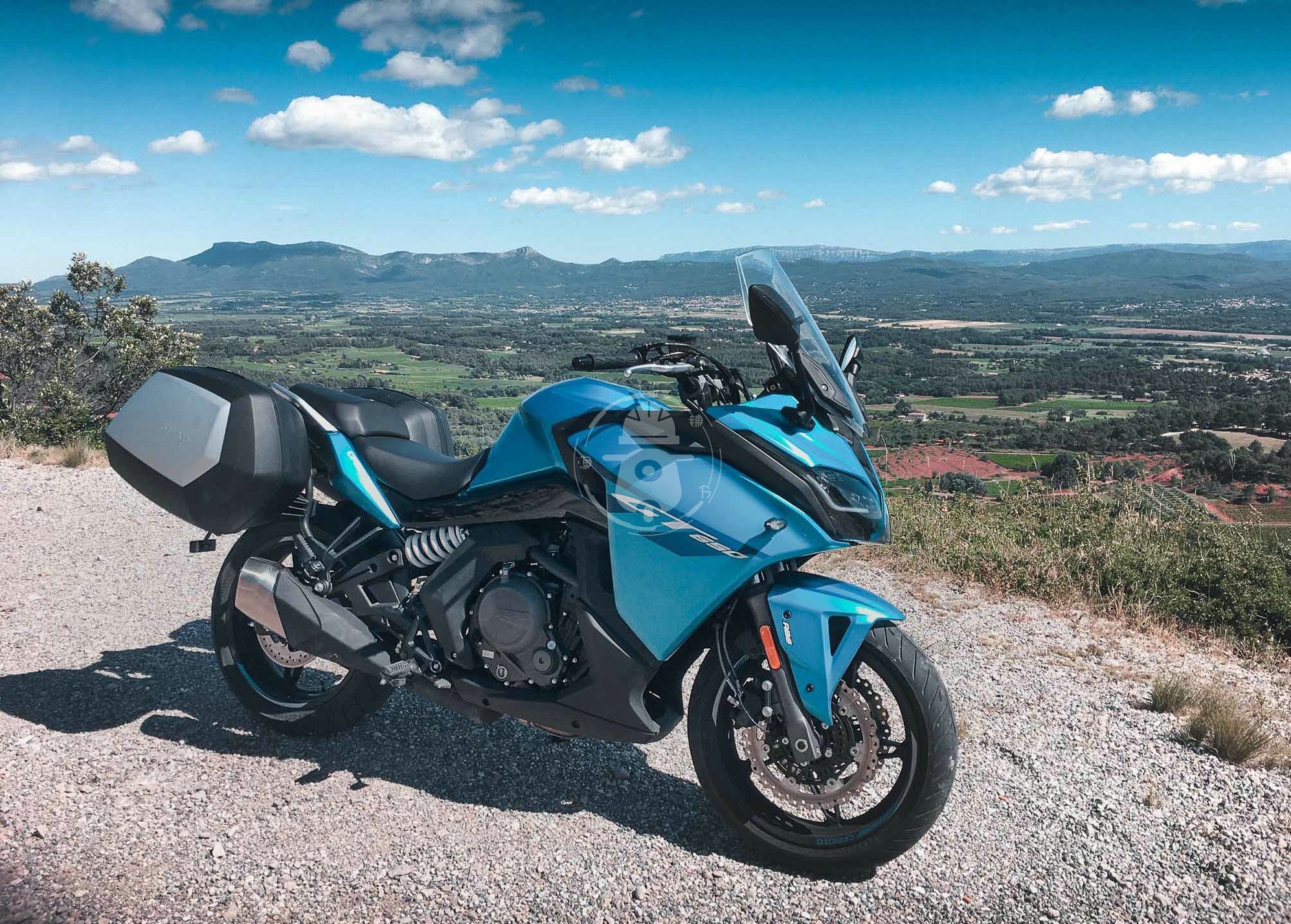 仿赛外观下的长途利器颜值品质的双重输出春风650gt浅析