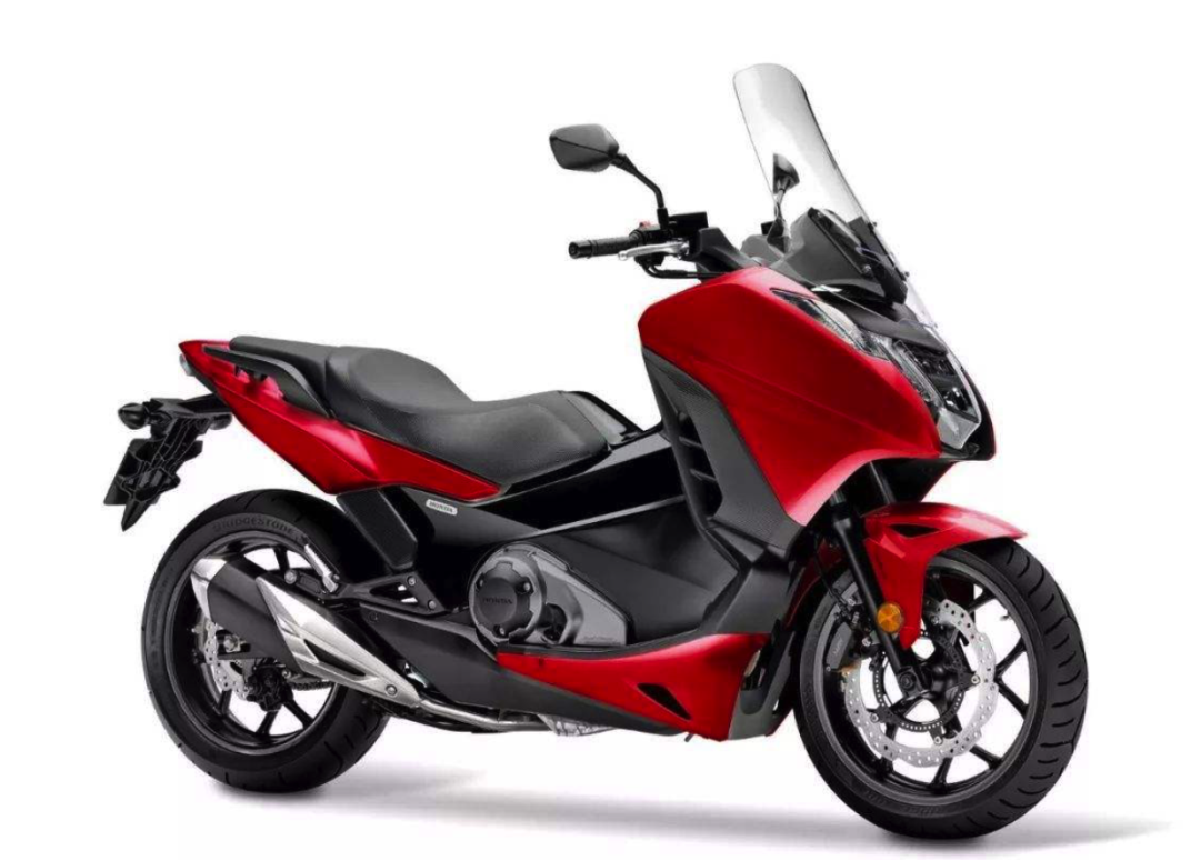 本田发布全新双缸佛沙750运动踏板预告,10月14日正式发布-新浪汽车