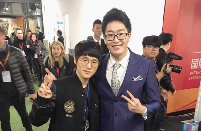 gen零封t1后管泽元客厅滑跪,激动到连发四条博!屏幕后笑出声