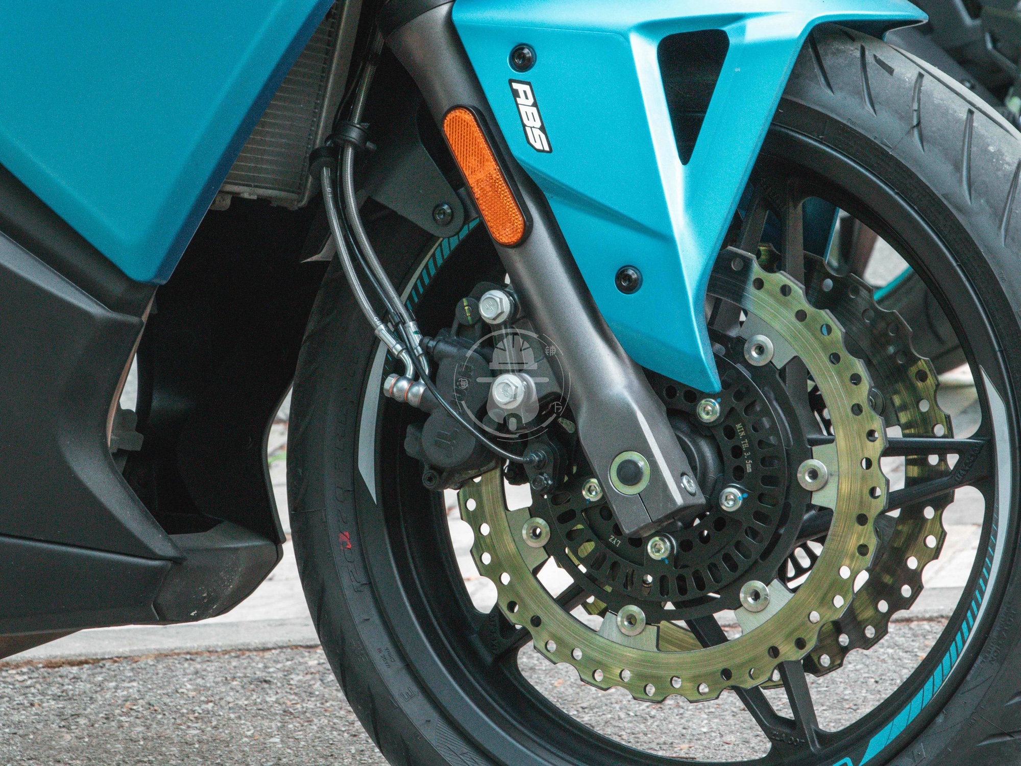 仿赛外观下的长途利器 颜值品质的双重输出 春风650gt浅析