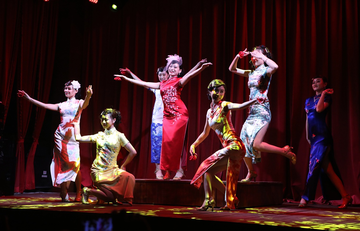 歌舞升平……这样的歌声一响起,人们不由得就会想起电影里边上海滩的