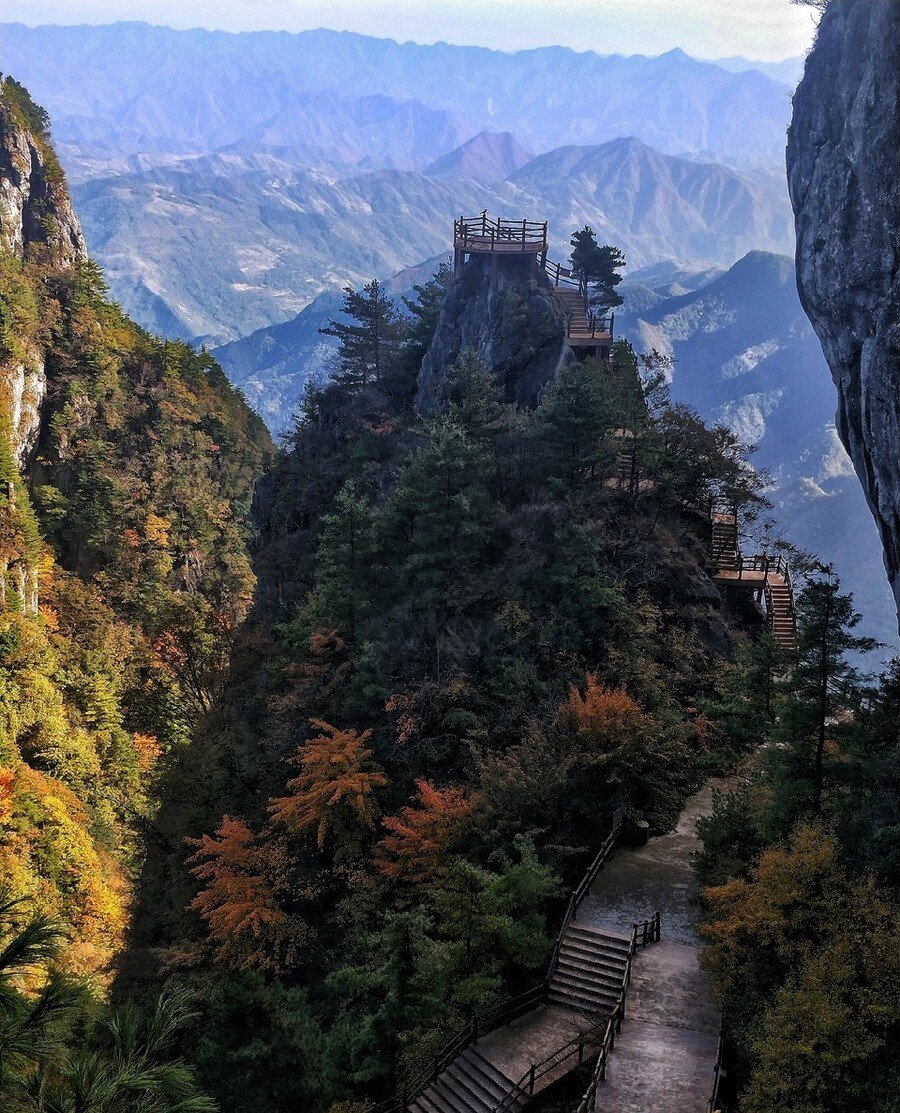 陕西有座山,外号:西北小武当,堪称秦岭一绝