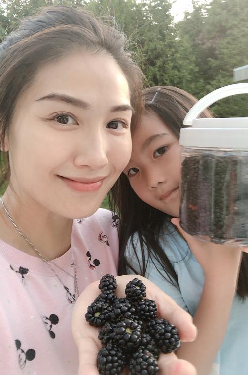 了祸国殃民的妲己,妲己本是冀州候苏护的女儿,还有一个妹妹叫苏凝香