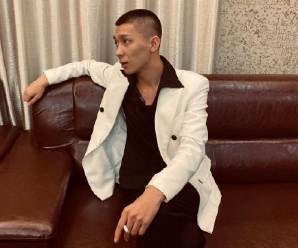 著名网红宏楠钓鱼时不幸离世,好友方丈悲痛欲绝,会协助处理后事