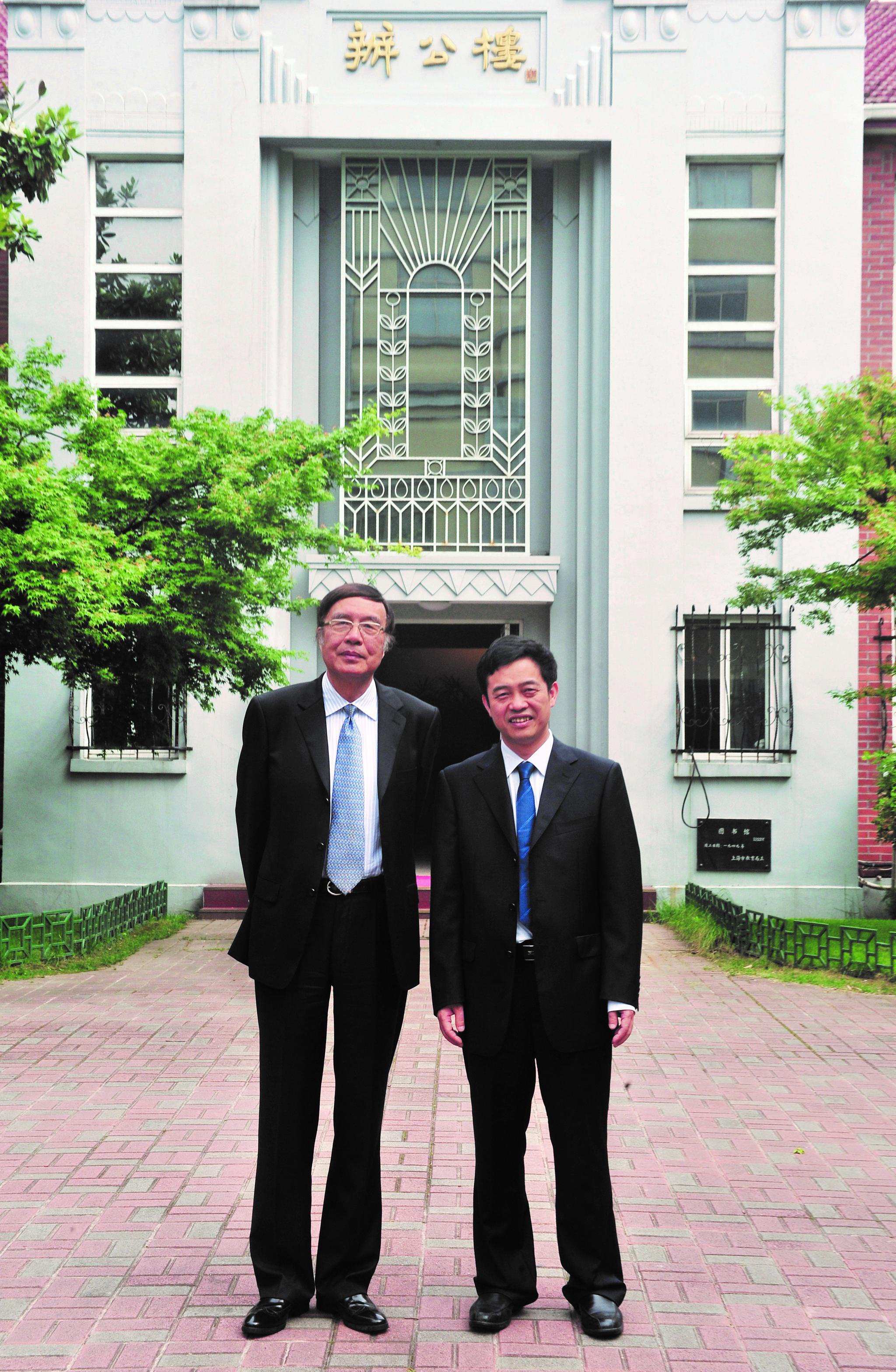 名校长忆恩师|上海中学龙门楼里师徒结对,冯志刚:唐盛昌听过我三堂