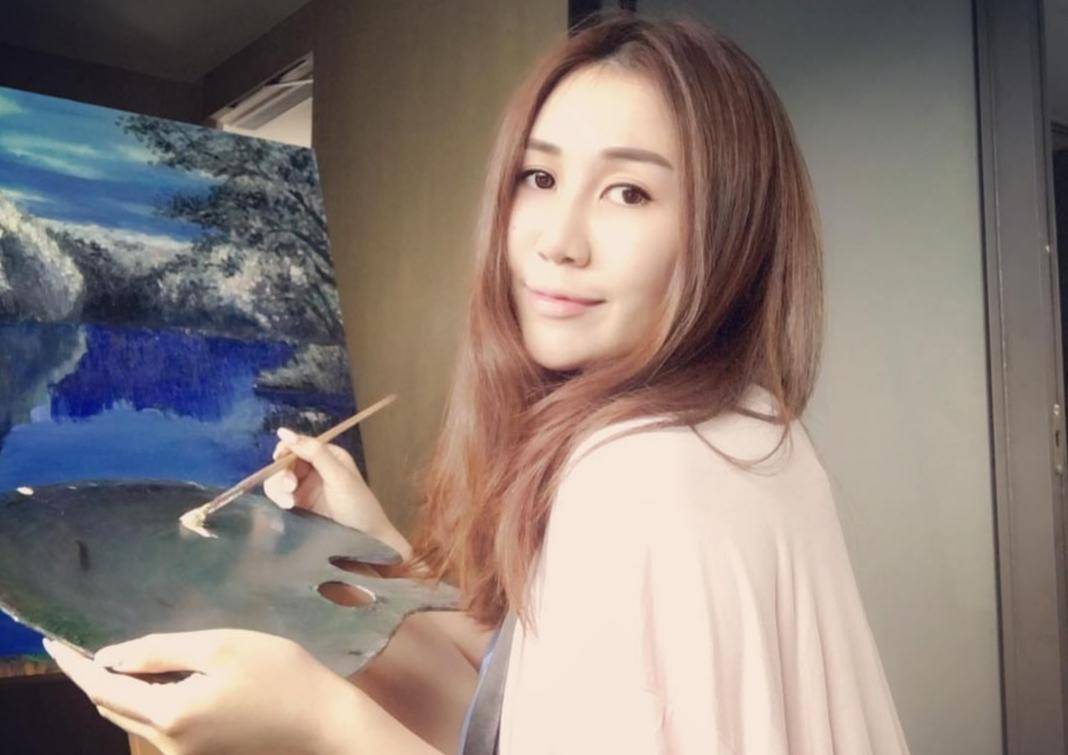 何猷君亲姐晒减肥前后对比照，水桶腰变成小蛮腰！被指判若两人休闲区蓝鸢梦想 - Www.slyday.coM