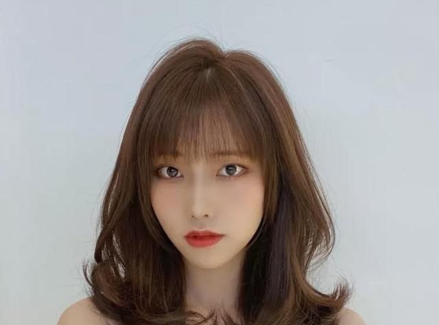 2020年女孩必须理发时尚和减龄