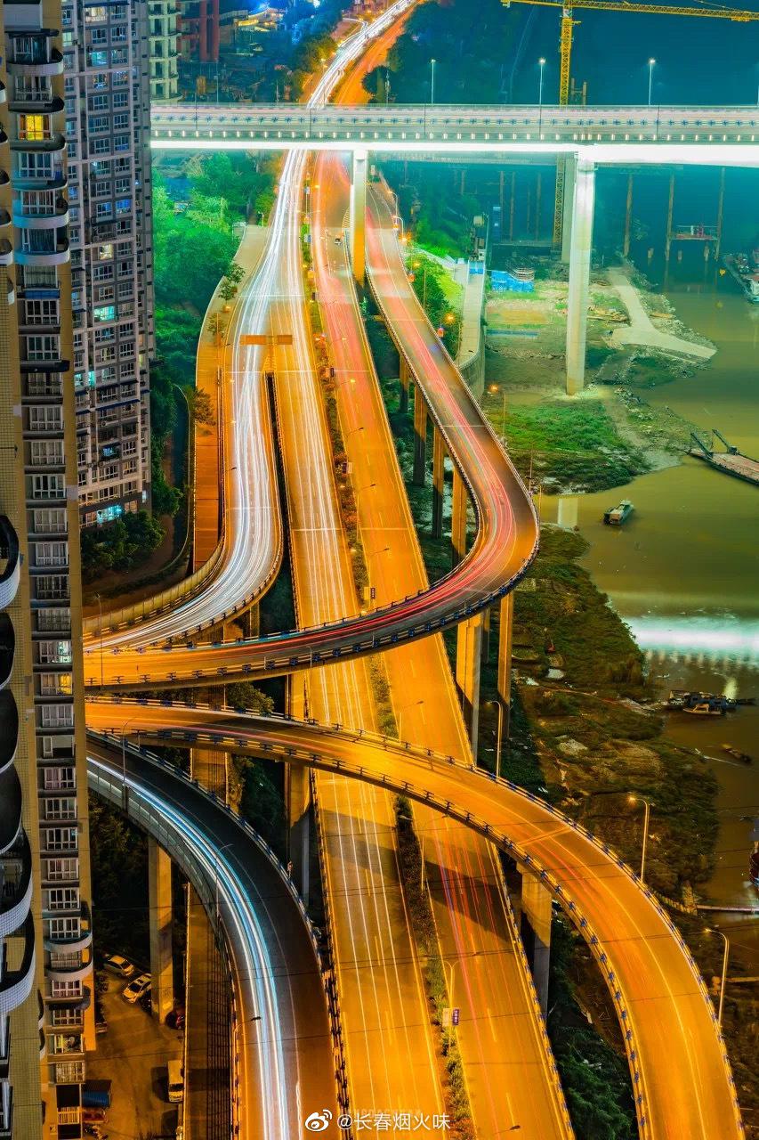 魔幻高架 重庆的公路,是中国最刺激的城市公路,曲曲弯弯
