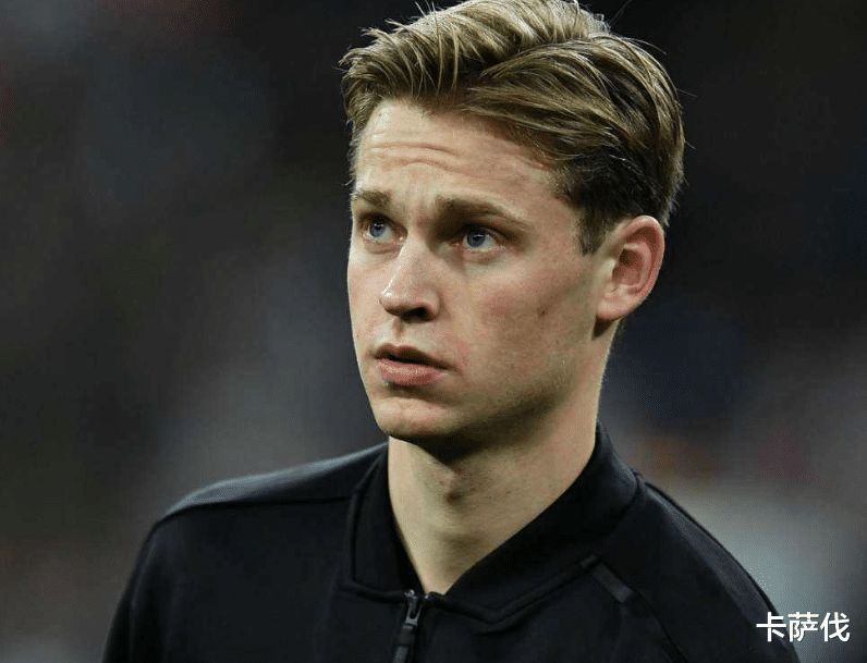 来到巴萨之后的德容,实力急剧下降,他应该做出正确决定