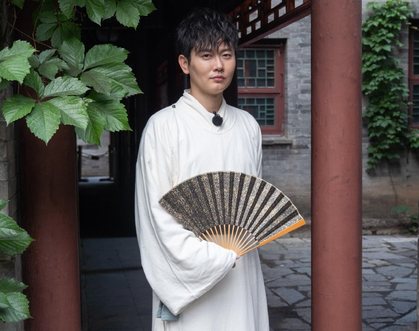 《德云斗笑社》预告,郭德纲"薅头发"制裁徒弟,武术捧哏栽了