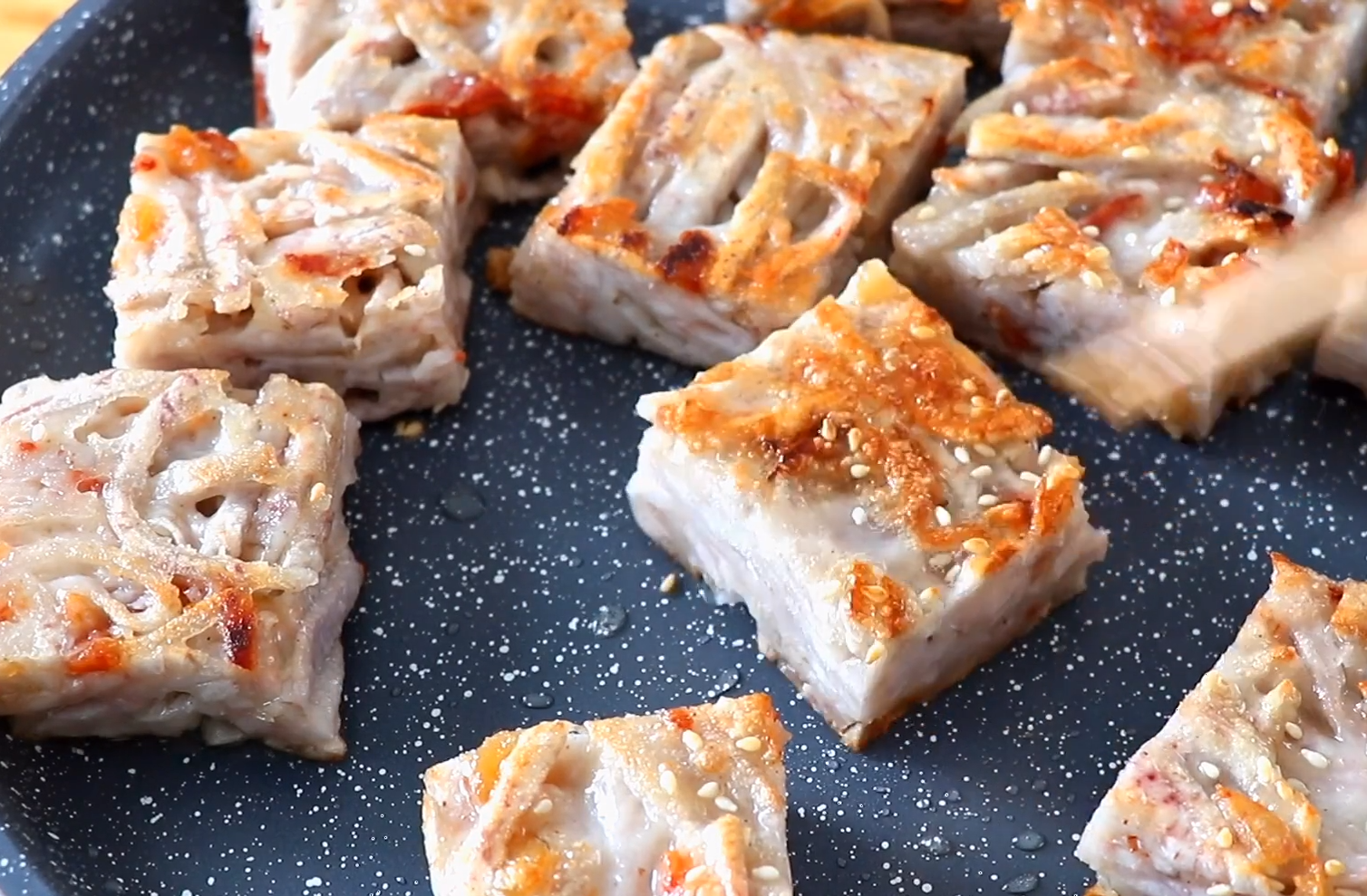 广式芋丝饼做法:家人最爱的早餐,香糯可口,比芋头糕简单还好吃