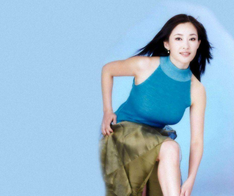 因在剧组"喂孩子"引争议,"折腾"了半辈子的盖丽丽,现在怎样