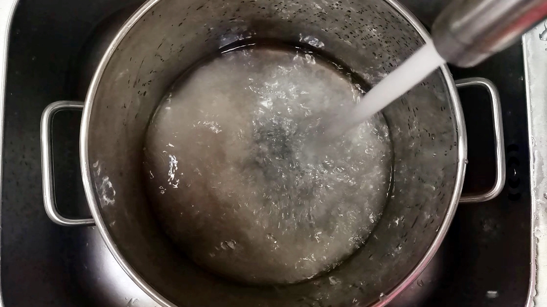 几块扇骨一撮瑶柱半碗大米猛火熬上一锅粥好喝又有营养