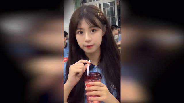 连麻被淘汰的时候@iceking_sg 和@连麻swimming_sg 抱头痛哭也太