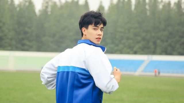 这颜值无敌!网评14位校服男神:张新成,宋威龙,任嘉伦齐齐霸榜