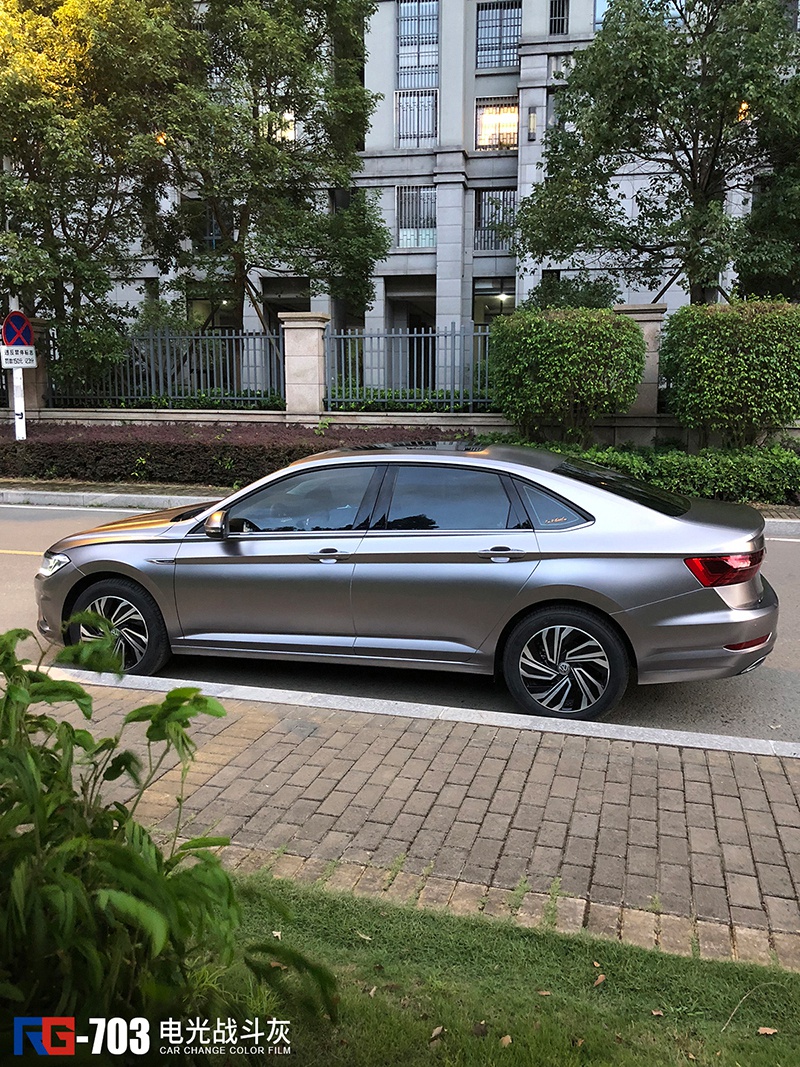 大众速腾车身改色电光战斗灰有点好看