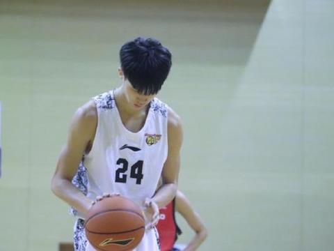 张昊唯为什么会火 张昊唯退出娱乐圈的原因