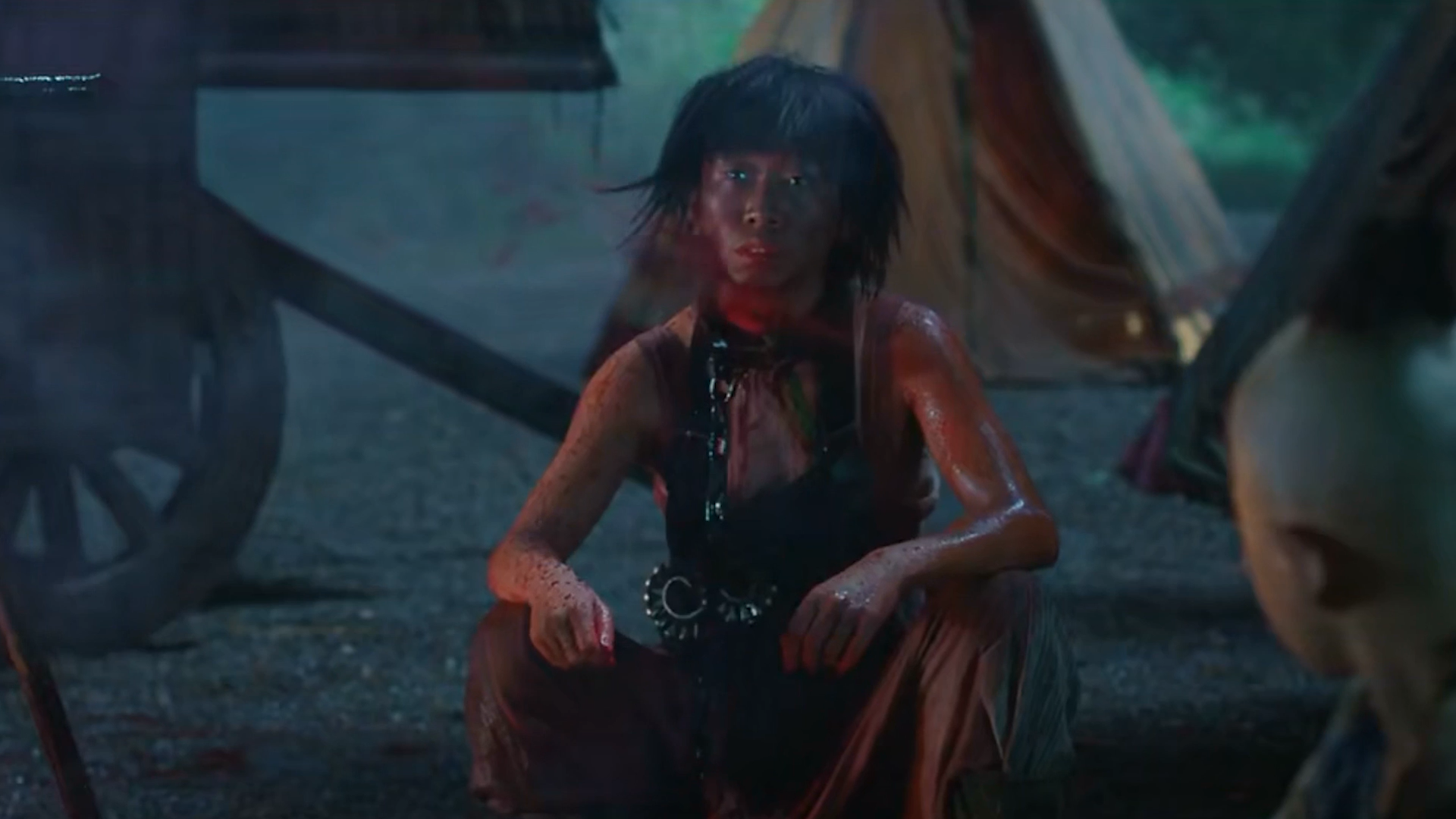 大家应该都记得杨迪在《西游降魔篇》里的造型,简直可以用笑死人,丑到