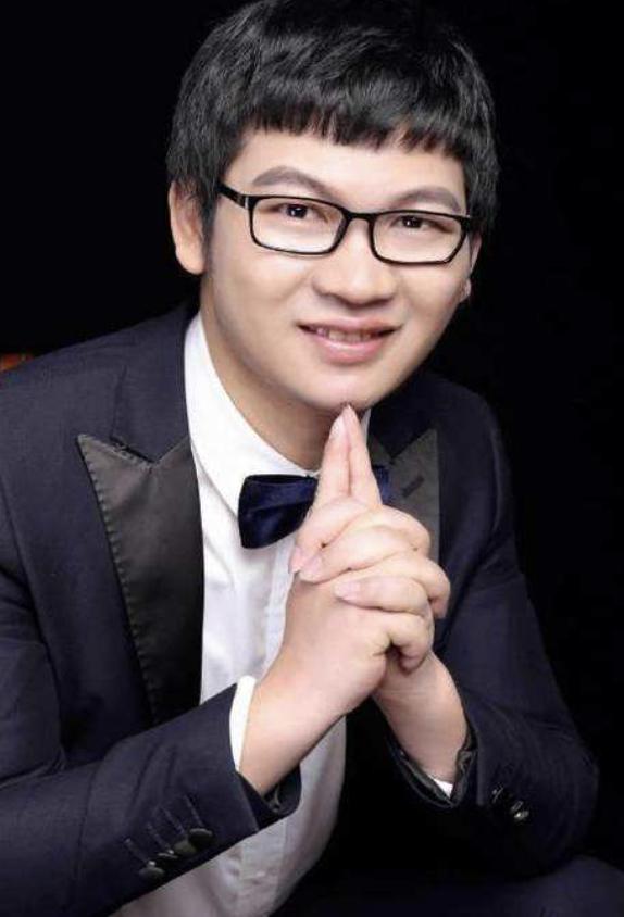 安德罗妮决赛圈斗智斗勇,大战三百回合后惊险吃鸡|虎牙|会长|吃鸡