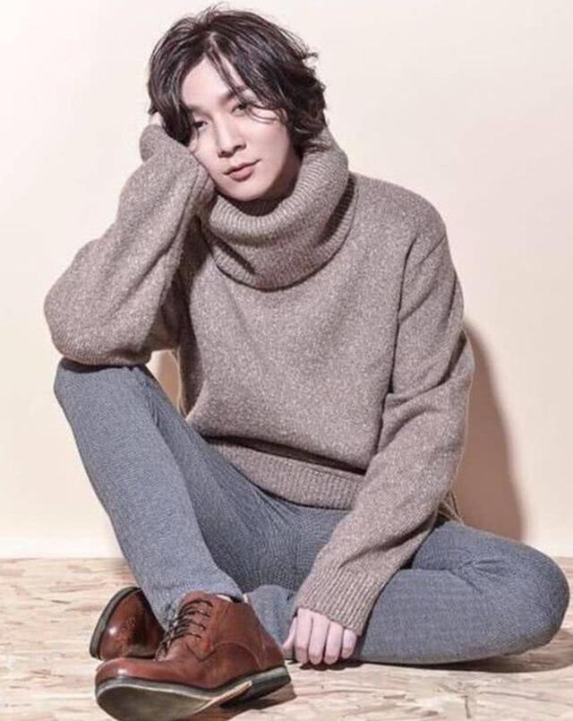 张大仙刚开始直播时,凭借着自己不俗的颜值以及露娜