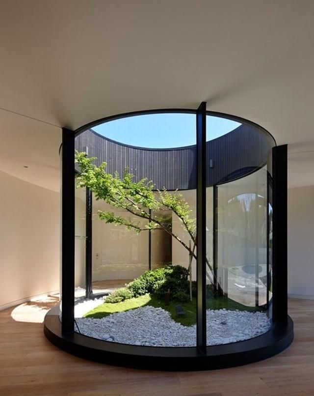 要是家里有个天井,一定要设计成日式圆形,种上一棵树,太美了!