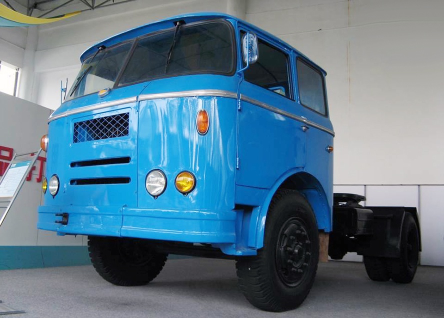 国产重卡界的212,黄河重卡复出,新款黄河卡车太霸气了