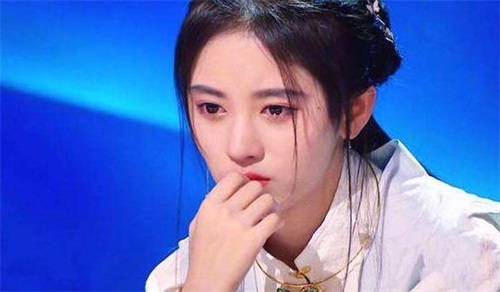 倾城容颜的鞠婧祎其实很少有太过剧烈的表情,就连哭泣也是默默无声