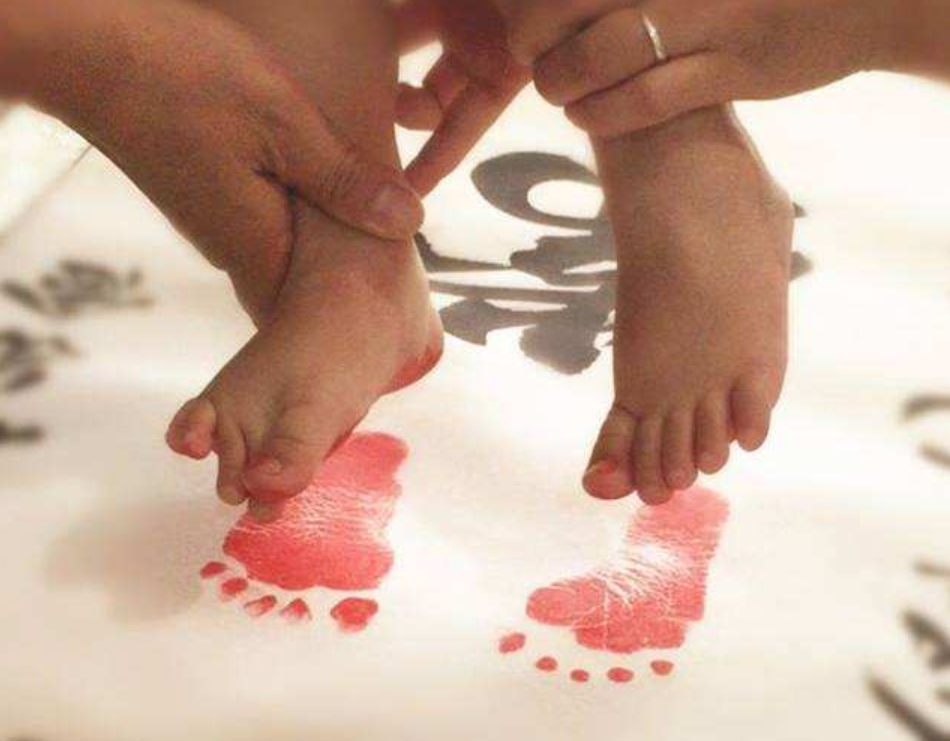 新生儿为什么都要留脚印即使护士不说但新手父母要知晓
