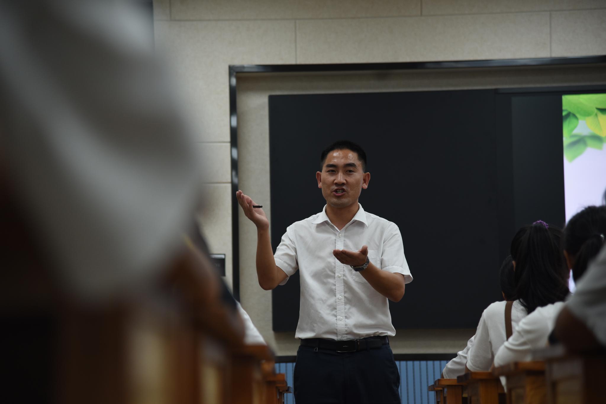 12年前“千里背母上大学”的主人公，现在怎么样了？休闲区蓝鸢梦想 - Www.slyday.coM