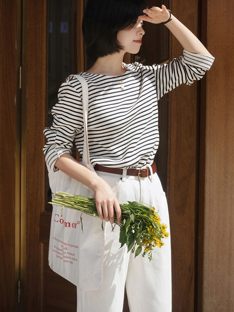 女神博主秋季都这样穿用条纹t恤衫搭配牛仔裤通勤风格超好看