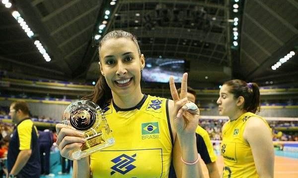 女排的第一人,朱婷所取得成就是其他球员无法相比的,无论是弗法奥谢拉