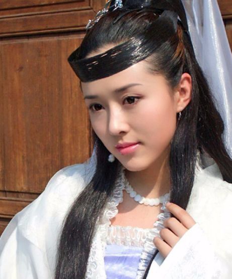 她是宝莲灯中第一美人如今15年过去42岁的她韵味十足