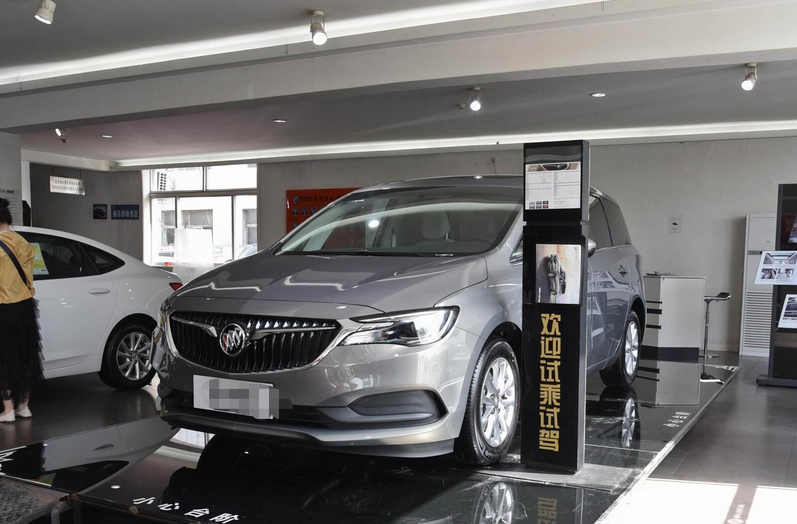 对于这台全新亮相的别克g16家用6座mpv,你觉得怎么样呢?