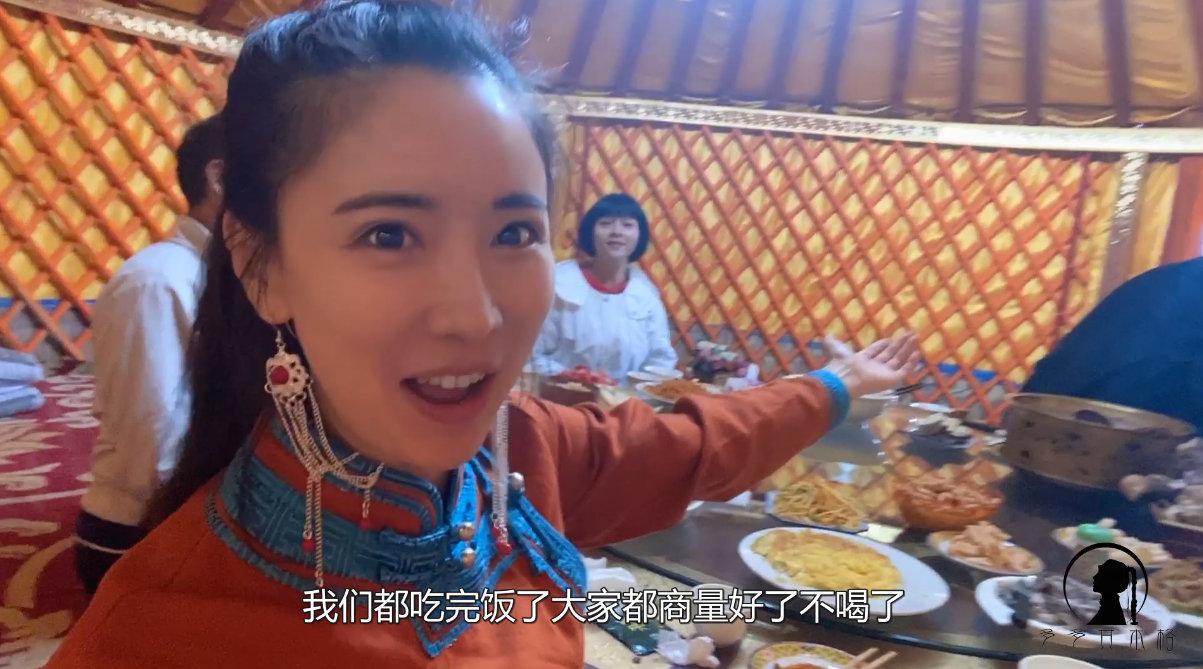 蒙古族姑娘酒肉招待客人,进毡包先满一碗,酒量差能不能来草原?