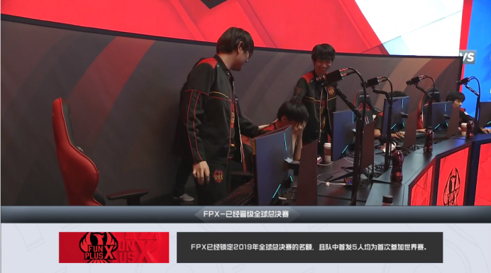 解说席上的LPL之王多多篇:一位游走在LOL的诗词机器|王多多|春季赛|常规赛_新浪新闻