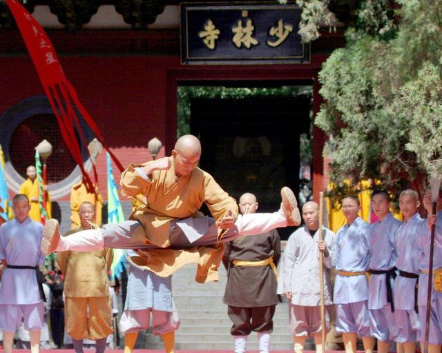 少林ceo:我补贴才几百|嵩山|少林寺|释永信_新浪新闻