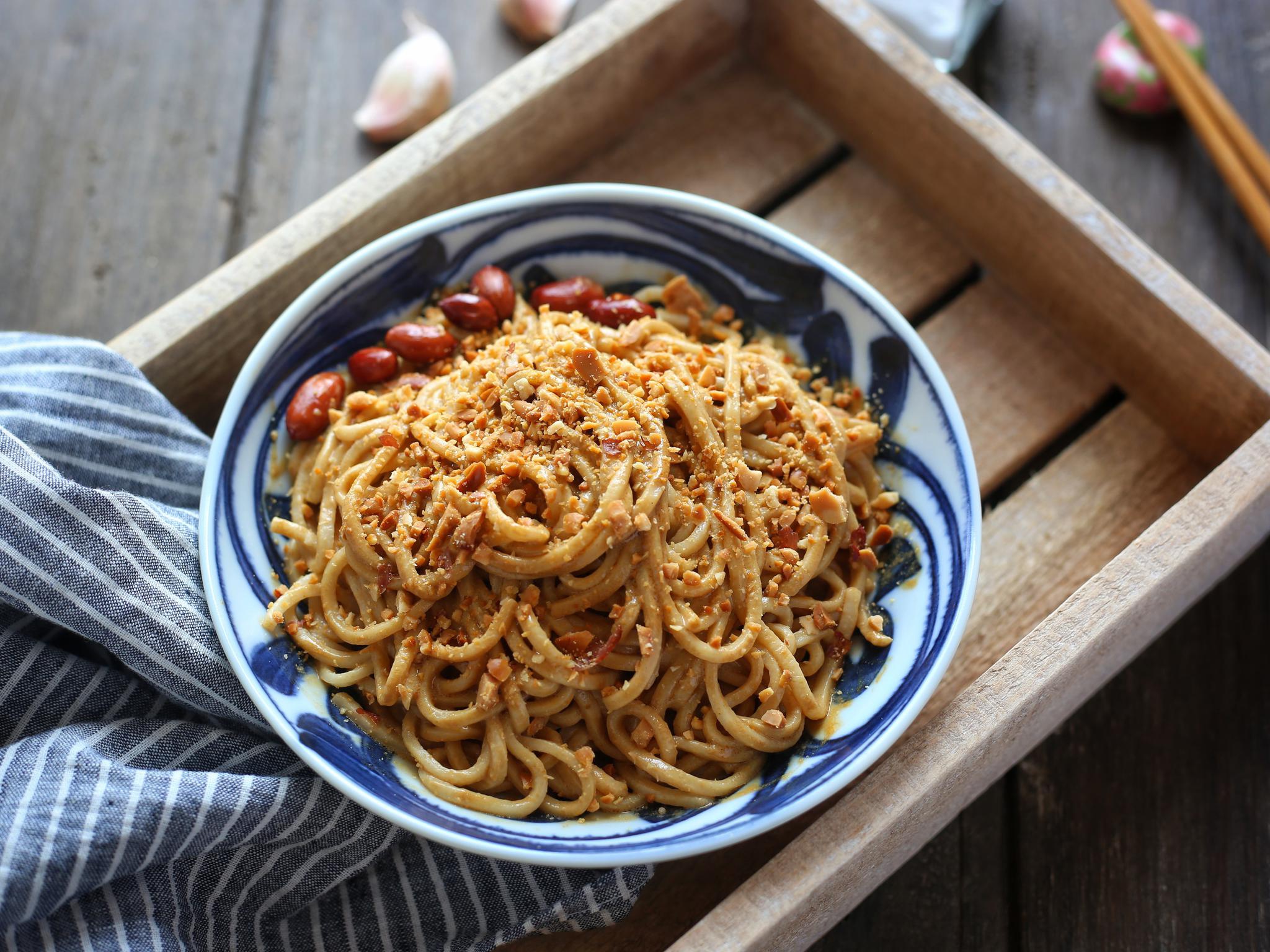 天热吃面条,北方人都爱吃这拌面,南方人却直呼受不了这味道|南方|拌面
