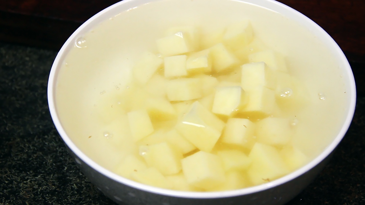 土豆别光炒着吃,教你特别的做法,简单快手又下饭|土豆|酒糟|猪肉_新浪