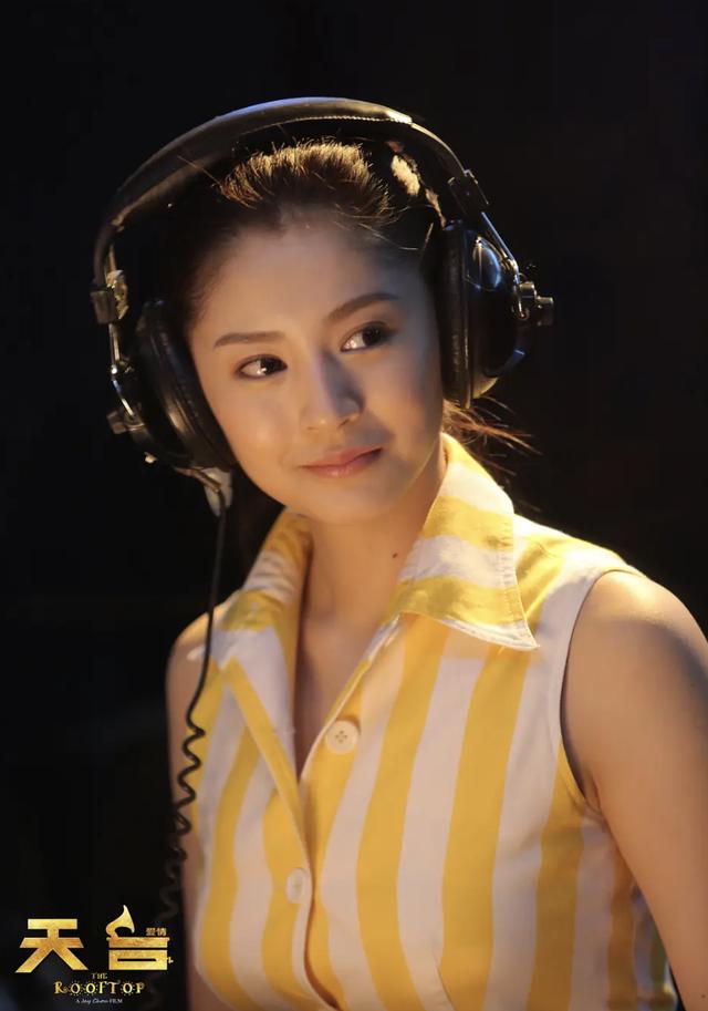 不过李心艾更出名的作品是《天台爱情》,当时的她才只有23岁,在刘畊宏