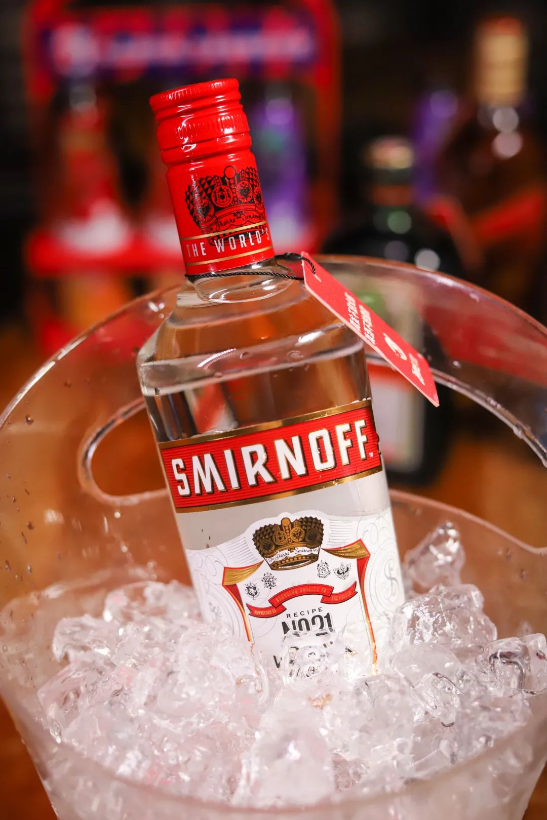 全场酒水免费畅饮燃爆全国的helens小酒馆请郑州人喝酒