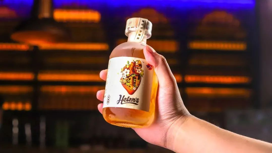 全场酒水免费畅饮燃爆全国的helens小酒馆请郑州人喝酒