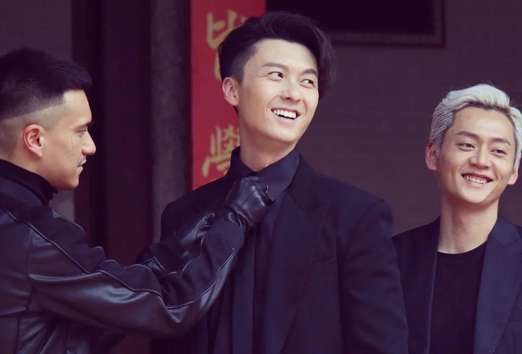 都知道这是套路,他的黑化肯定是装出来的,不管是埋水姐,还是打高彬,都