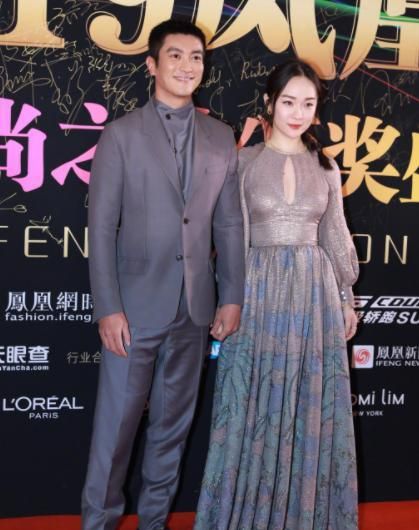 张萌与老公现身穿碎花裙超美但吕超却很路人网友郎才女貌