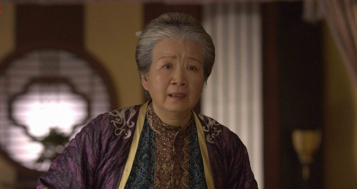 祖母专业户曹翠芬张艺谋直言不像演员大器晚成用实力说话