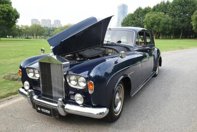 体验60岁的劳斯莱斯银云古董车是什么感受