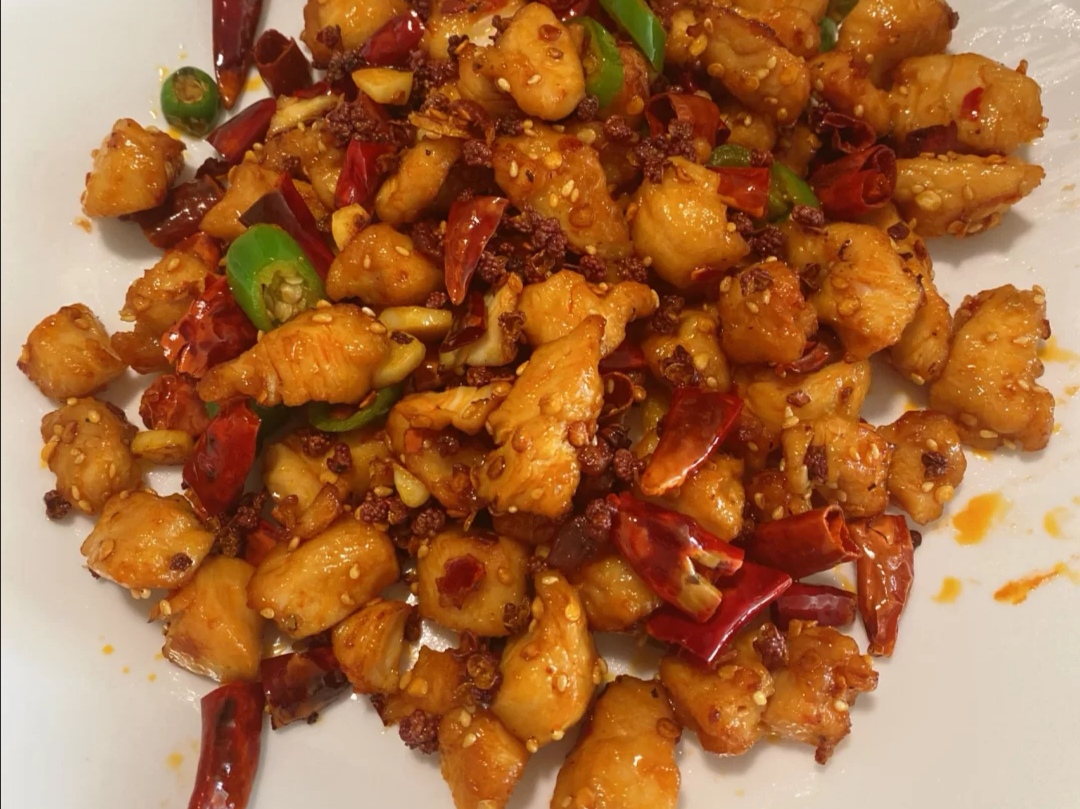 好吃又下饭的辣子鸡块,外酥里嫩,麻辣鲜香,吃一口就上瘾的那种