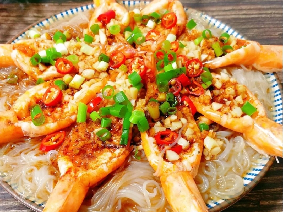 鲜嫩美味的蒜蓉粉丝虾有颜值上档次做法简单分分钟就能搞定