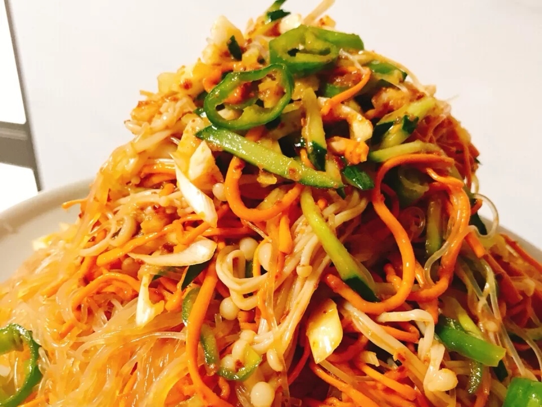 夏日凉菜系列:解锁虫草花新吃法,凉拌好消暑,软嫩鲜香清脆爽口