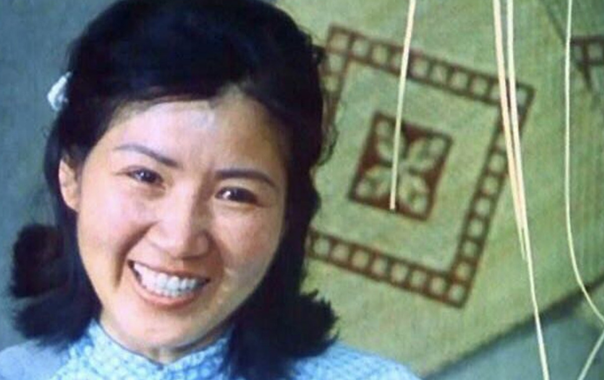 祖母专业户曹翠芬张艺谋直言不像演员大器晚成用实力说话