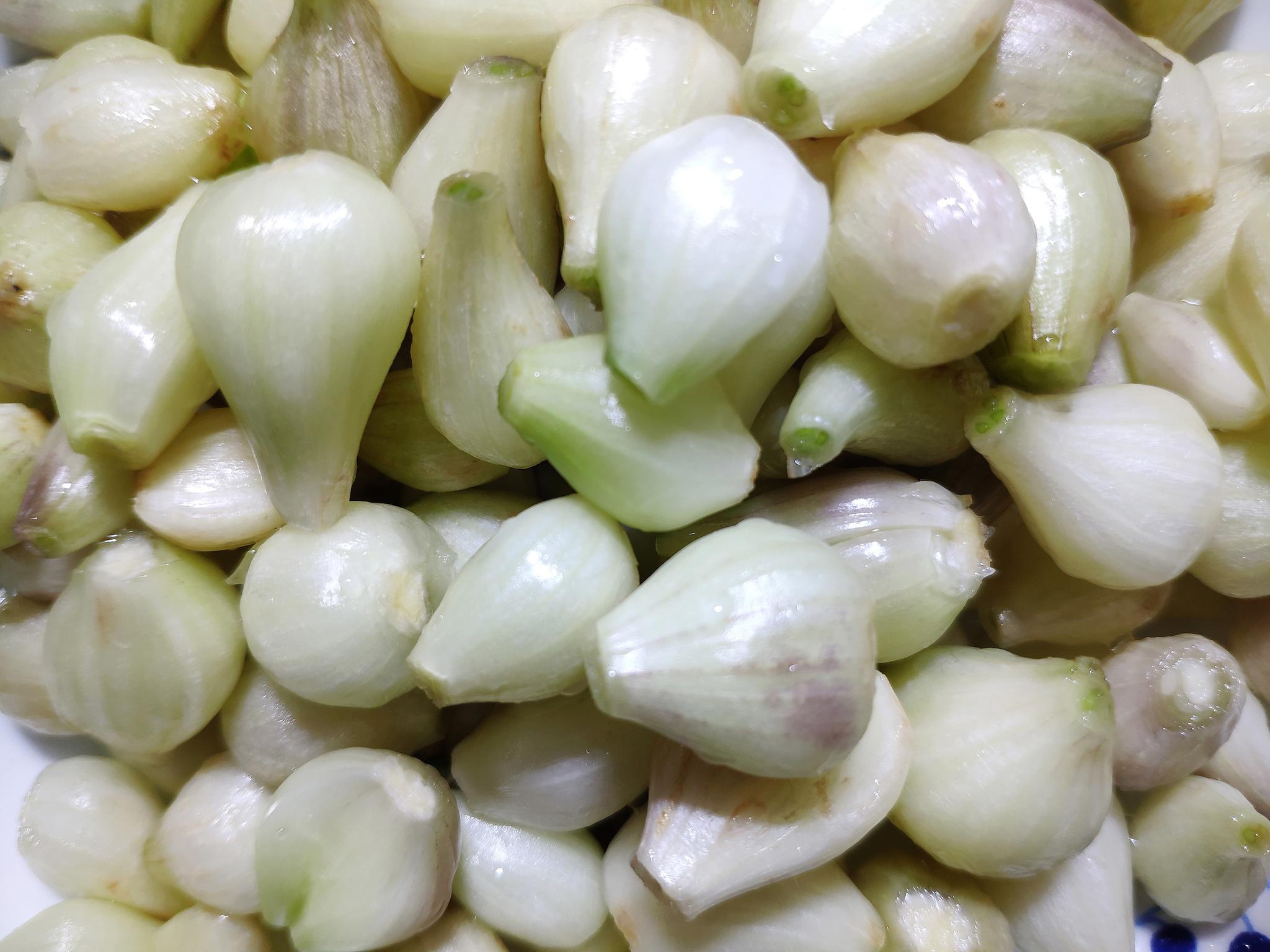 生炒藠头想不到藠头还能生炒着吃还具有消食去腻防癌功效